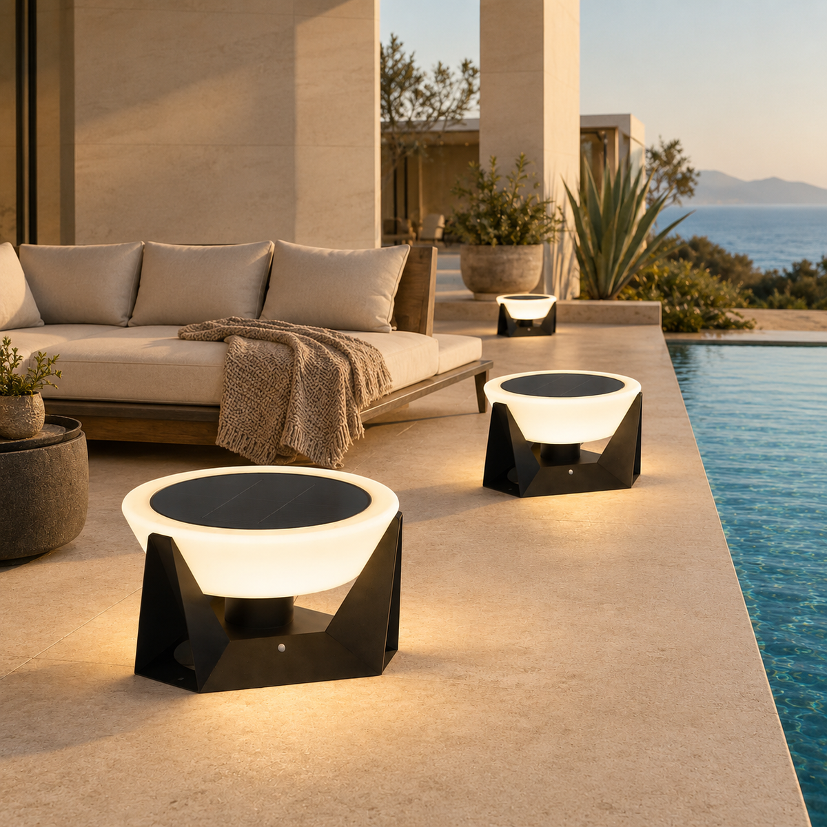 W&F Collection | Halo Solar Outdoor Lamp