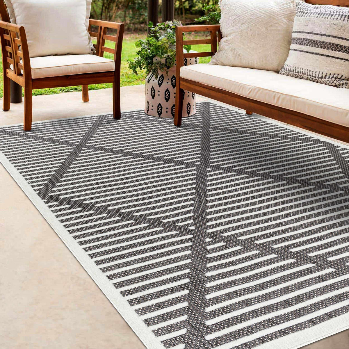 W&F Collection | Anah 3D Black Outdoor Rug
