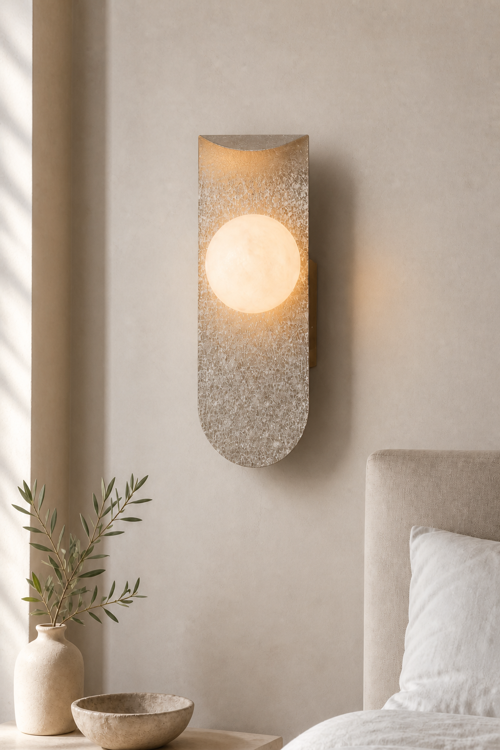W&F Collection | Crackle Gold Alabaster Wall Sconce