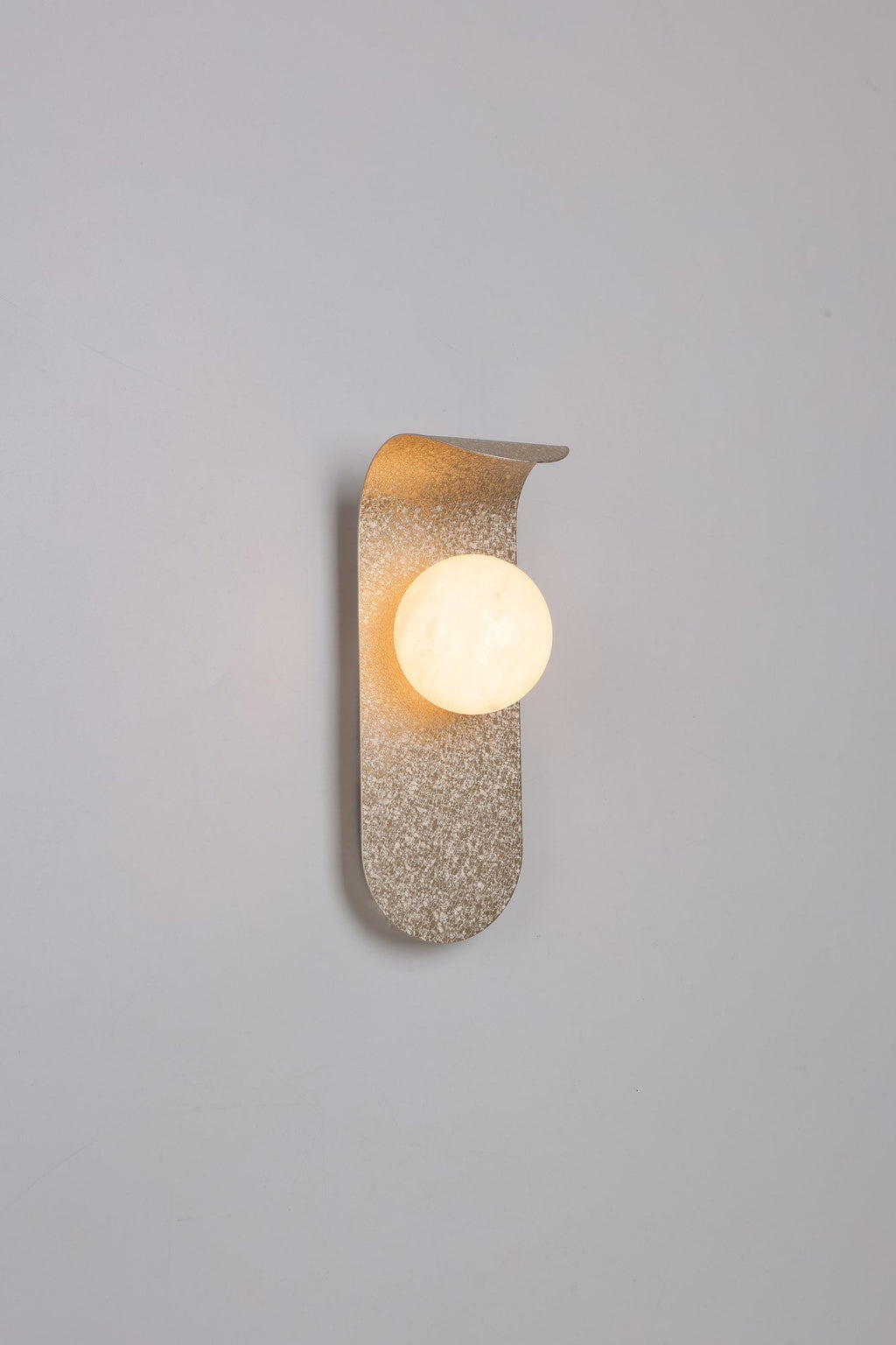 W&F Collection | Crackle Gold Alabaster Wall Sconce