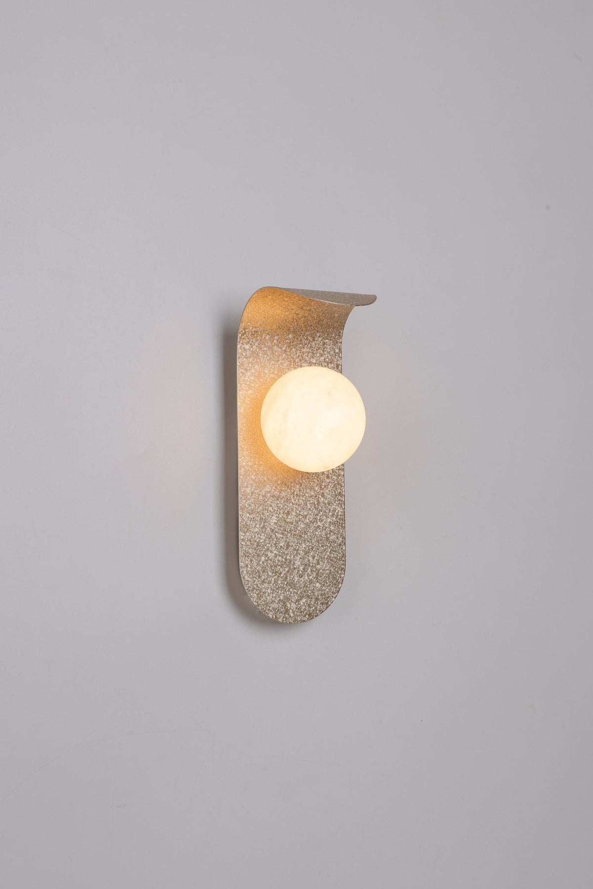 W&F Collection | Crackle Gold Alabaster Wall Sconce